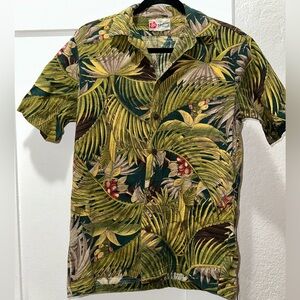 Vintage women’s Hawaiian shirt